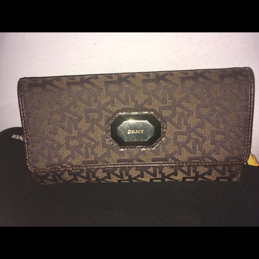 Woman’s Wallet